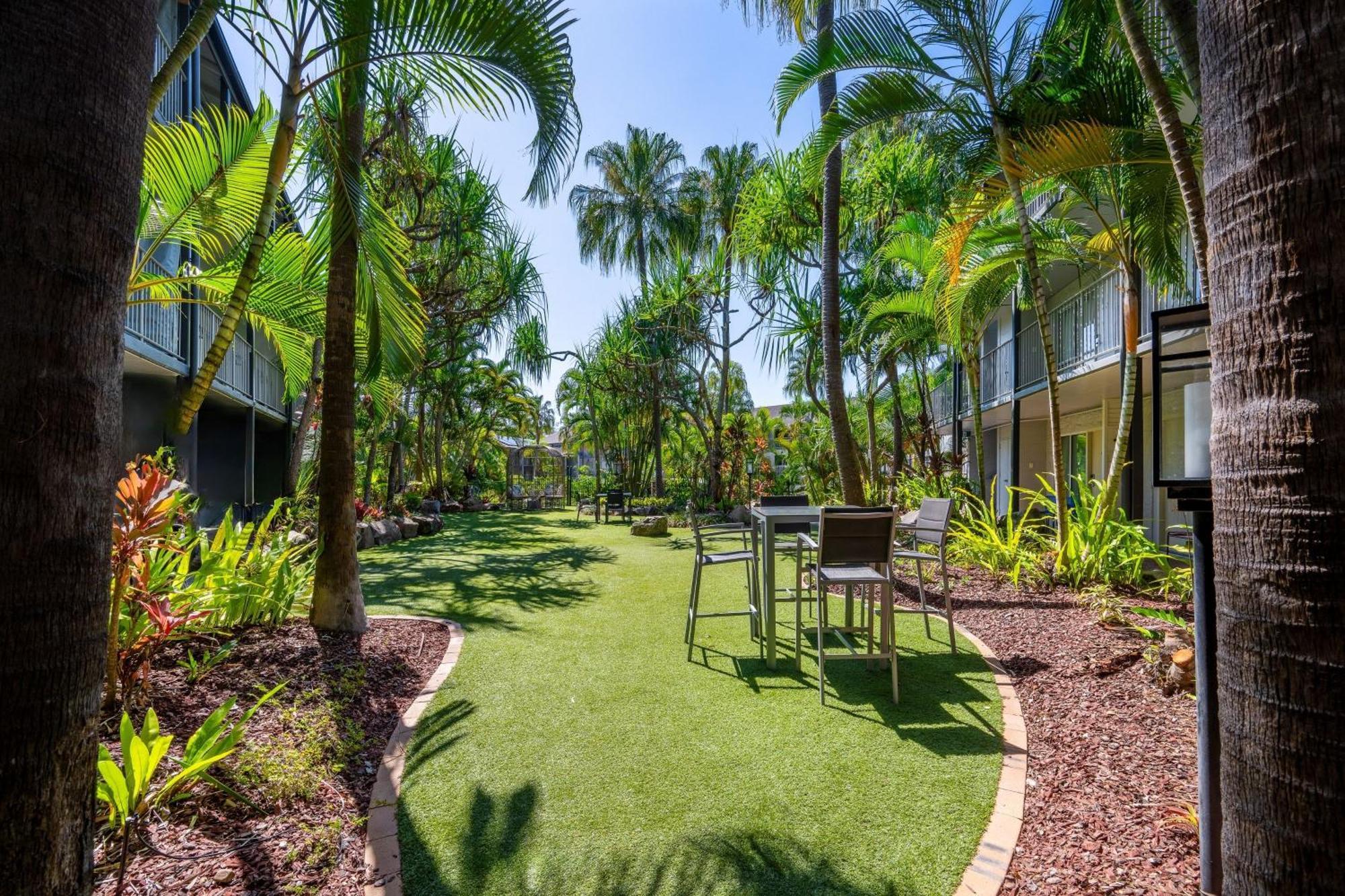 Hotel Mantra Club Croc Airlie Beach Esterno foto