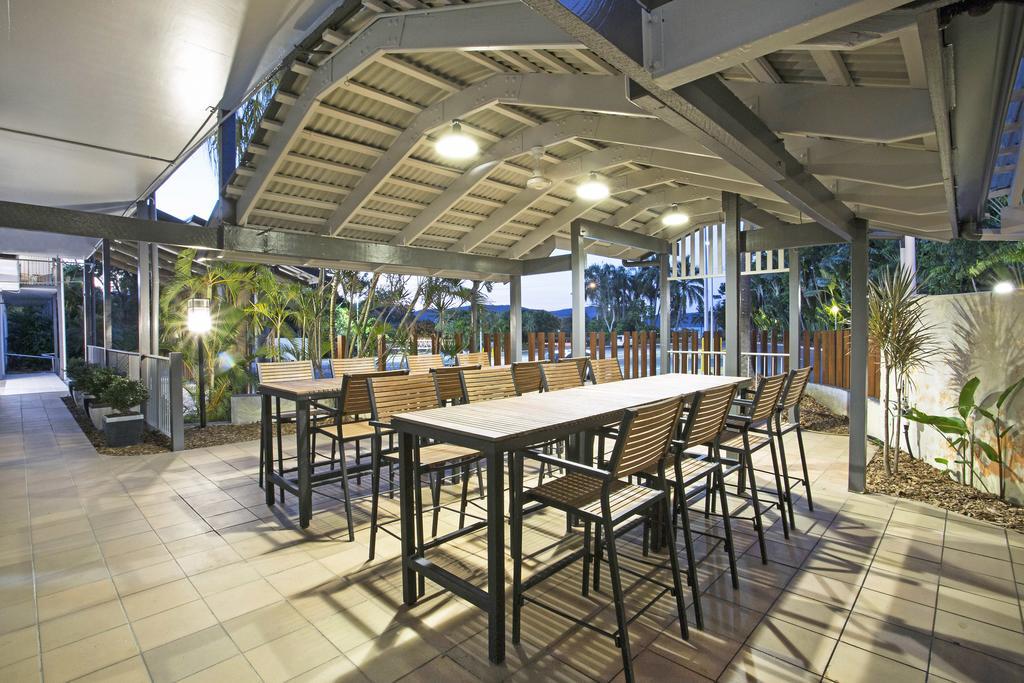 Hotel Mantra Club Croc Airlie Beach Esterno foto