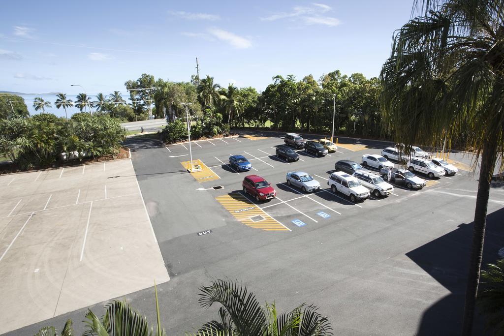 Hotel Mantra Club Croc Airlie Beach Esterno foto